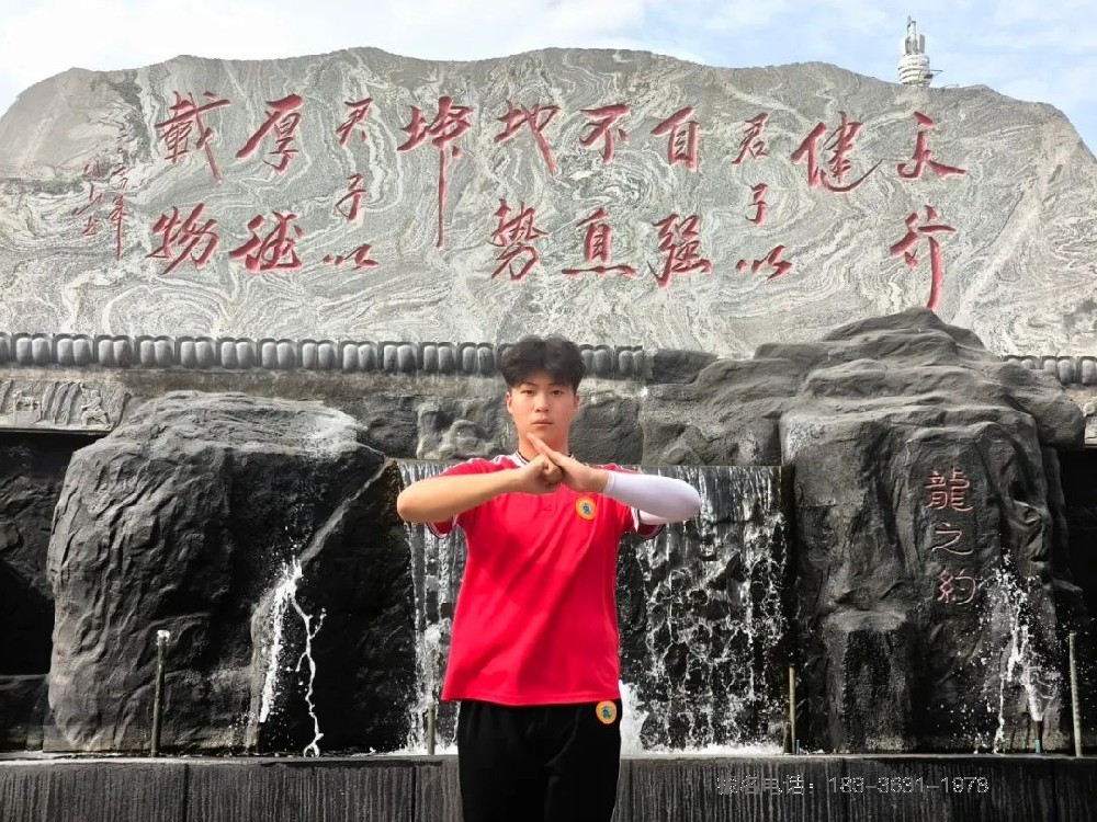 河南少林小龙武校全托套路学员王子浩然一招一式皆成长