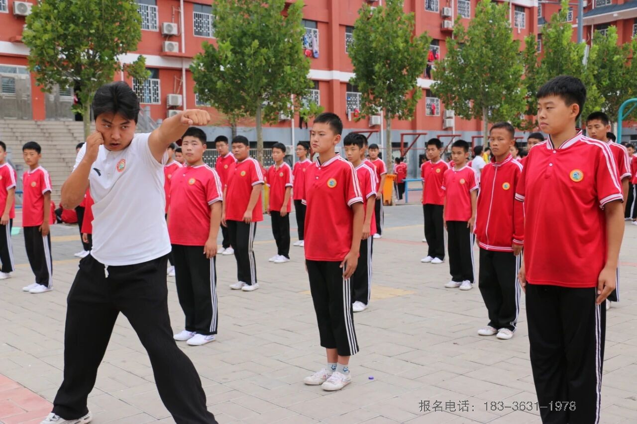 少林小龙武校全托散打二部教练王重：教“拳脚”更教做人