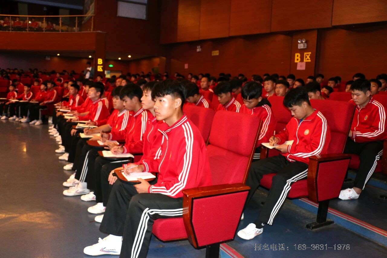 少林小龙武校召开2025年度班干部培训会议 以“十要十不要”筑牢班长职责根基