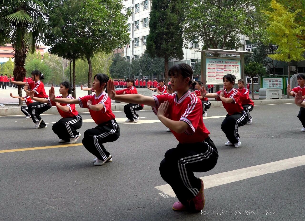 少林小龙武校武教全托女生部：巾帼展英姿 备战正当时