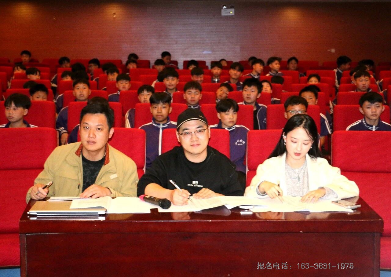 河南少林小龙武校