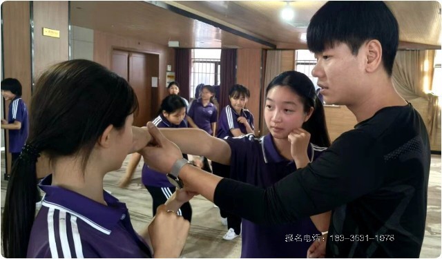 河南少林小龙武校