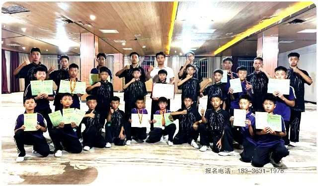 河南少林小龙武校学员张佳涛