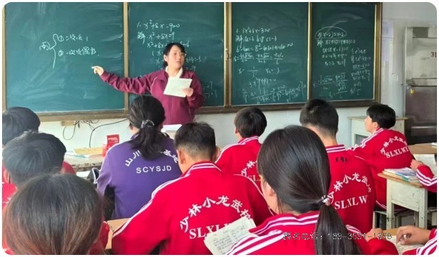 河南少林小龙武校教师甄晓平