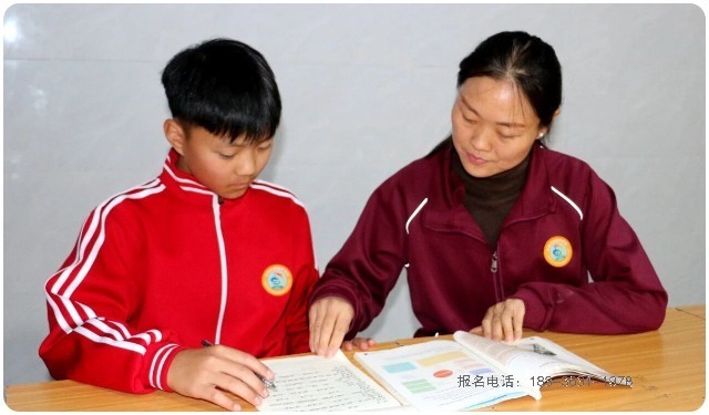 河南少林小龙武校教师张玉冰